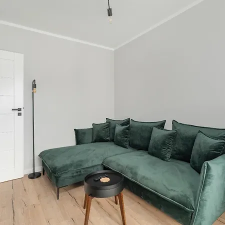Spacious Ideal For Families By Renters Apartment