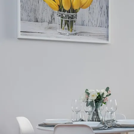 Spacious Ideal For Families By Renters Apartment Poznan
