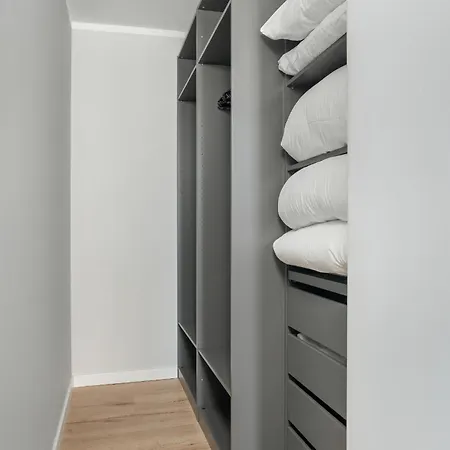 Spacious Ideal For Families By Renters Apartment Poznan