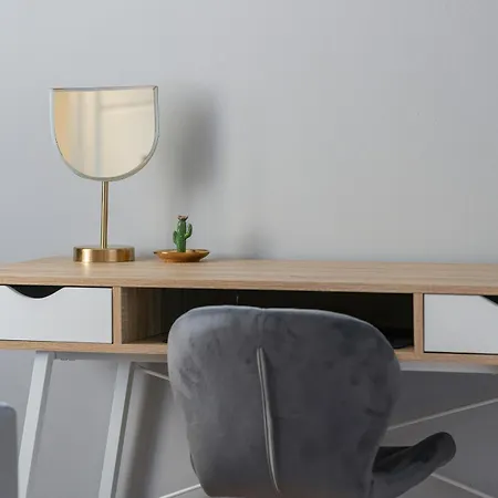 Spacious Ideal For Families By Renters Apartment