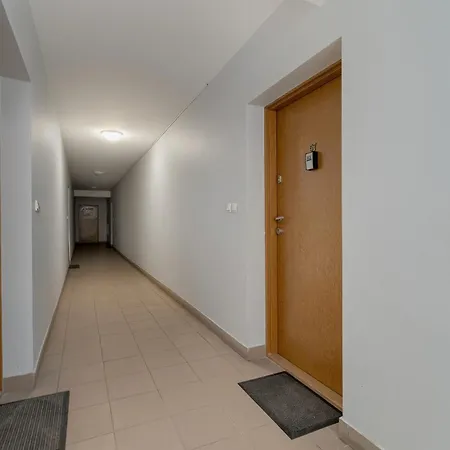Spacious Ideal For Families By Renters Apartment Poznan
