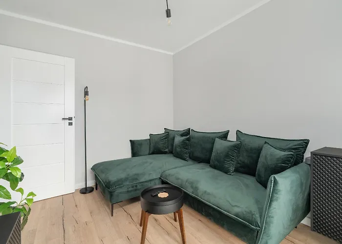 Spacious Ideal For Families By Renters Διαμέρισμα