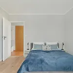 Апартаменты Spacious Ideal For Families By Renters