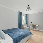 Spacious Ideal For Families By Renters